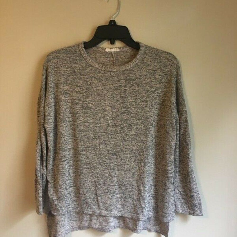 Olivia Rae medium grey top